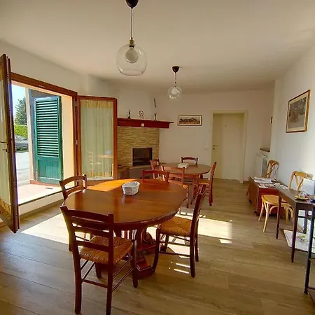 Le Castellacce بيت ضيافة